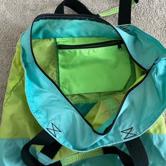 LL Bean Nylon tote with zipper - Picture 11 of 12